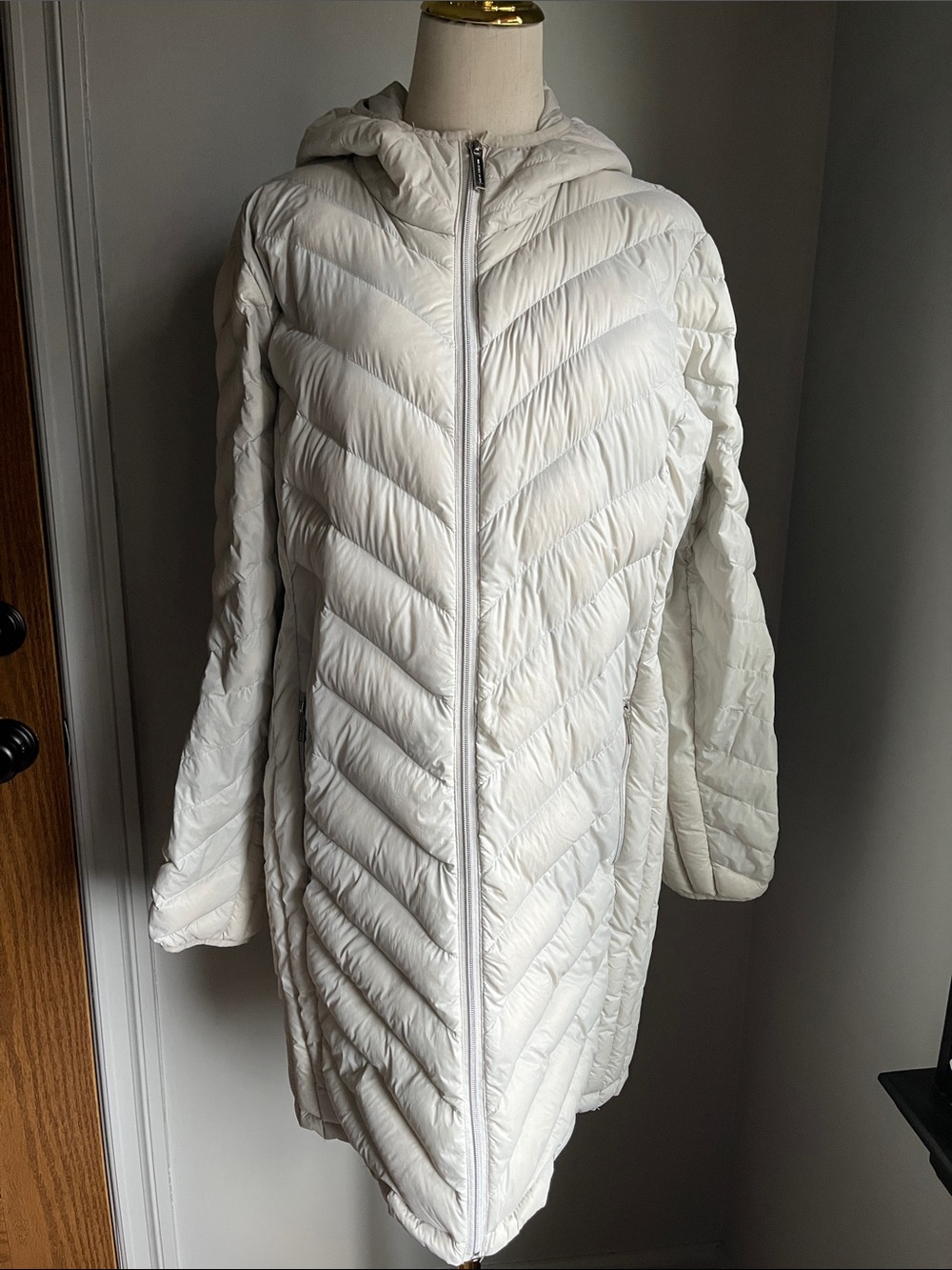 MICHAEL Michael Kors Women's Soft Gray Hooded Long Puffer Coat - Size XL